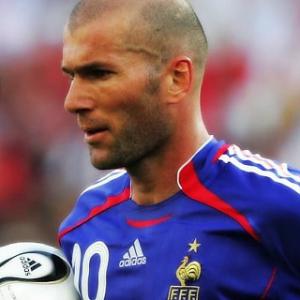 top 10 greatest football players of all time - 4 - Zinedine Zidane