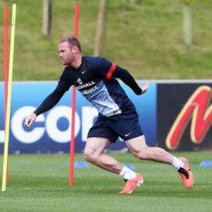 Mourinho still has Rooney in his sights