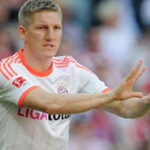 Schweinsteiger admits he is carrying ankle injury
