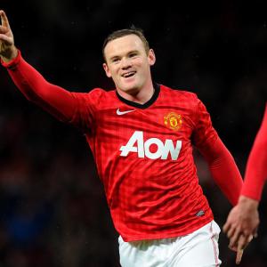 Rooney sends United 15 points clear