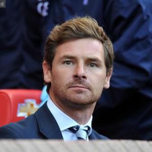 Andre Villas-Boas warns Harry Redknapp off Jermain Defoe