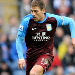 Petrov keeps Villa armband