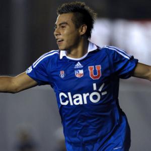 Chile striker Vargas to join Napoli