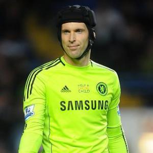 Cech wary of criticising team-mates