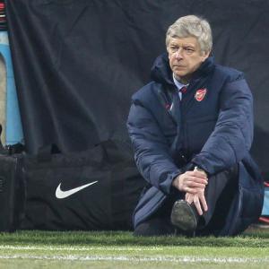 Arsenal boss Arsene Wenger urges Gunners to maintain momentum