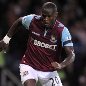Guy Demel commits to West Ham