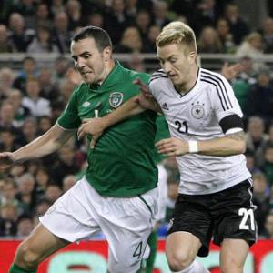 Reus and Kroos help Germany cruise