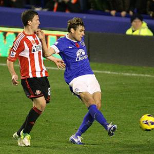 Everton mark Moyes landmark with win