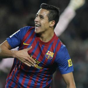 Liverpool target Barcelona star Alexis Sanchez