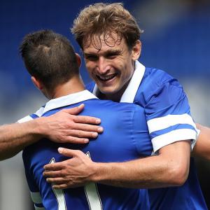 Jelavic leads Toffees to victory
