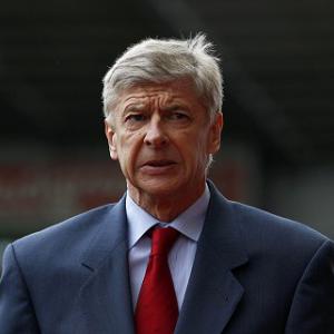 Wenger irked by Van Persie questions