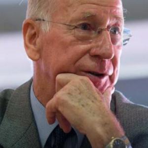 Cristiano Ronaldo transfer: Sir Bobby Charlton describes 80m fee as 'vulgar'