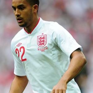 Walcott pulls out of England squad