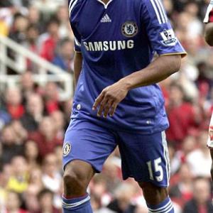 I'd be mad to leave Chelsea, says French winger Malouda as Barca wait