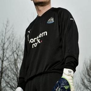 Steve Harper's glove story: Newcastle keeper has seen it all in his 18 years