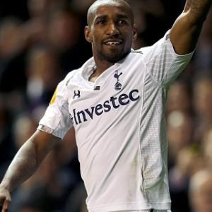 Defoe nets hat-trick in Spurs triumph