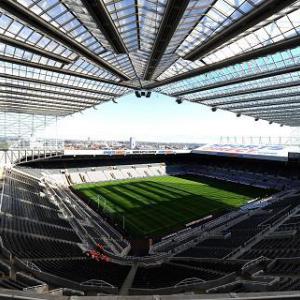 Newcastle close in on Cisse deal