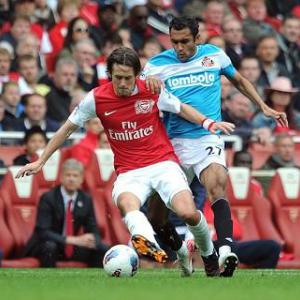 Rosicky signs new contract at Arsenal
