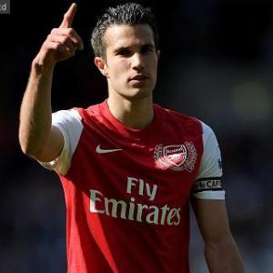 Arsenal receive van Persie bids from United, City and Juve