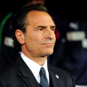 Draw poses questions for Prandelli