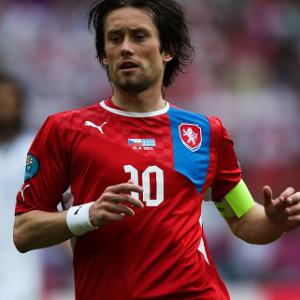 Rosicky faces race to be fit