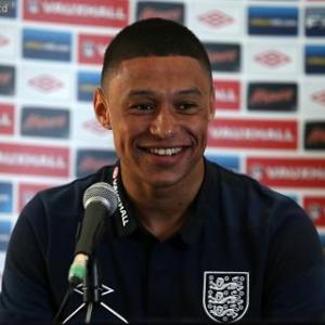 Oxlade-Chamberlain aims to emulate dad