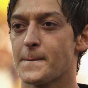 Germany wizard Ozil eyes United