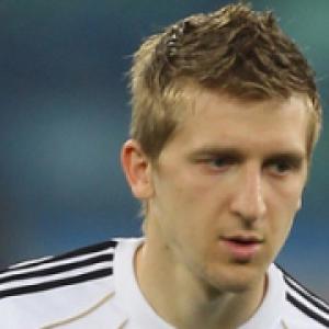 English pair move for Marin