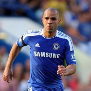 Alex joins PSG