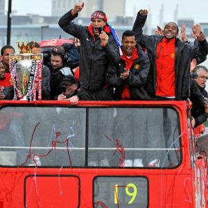 Steven Gerrard: Liverpool must spend or Manchester United will win title