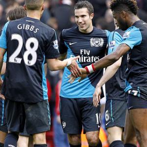 Van Persie thanks Arsenal team-mates