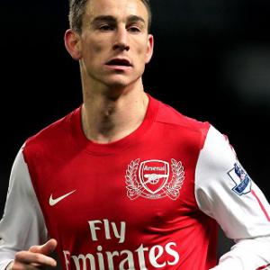 Koscielny agrees new Gunners deal