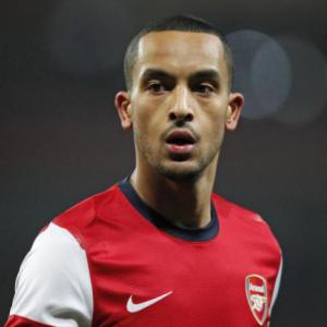 BREAKING NEWS: Theo Walcott Signs New Deal At Arsenal