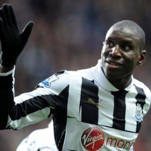 Chelsea deal for Demba Ba stalls