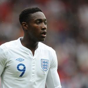 Welbeck snatches draw for England