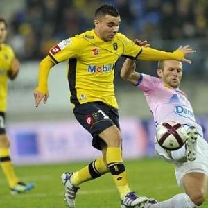 Valencia to battle Arsenal for French star