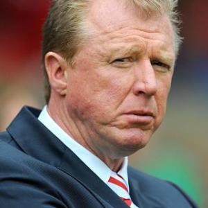 McClaren quits Forest post