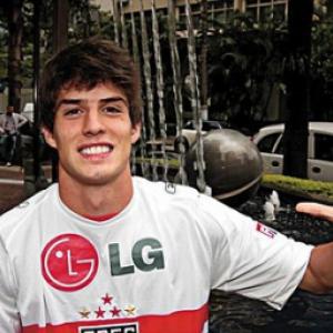 Lucas Piazon seals Chelsea deal
