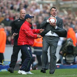 Allardyce wary of Pulis' Potters