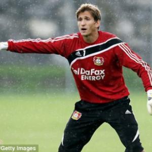 Manchester United fan Rene Adler added to shortlist to succeed Edwin van der Sar