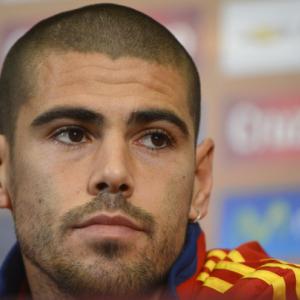 Valdes leaps to Del Bosque defence