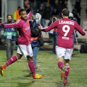Lacazette hopes to prise APOEL open in return leg