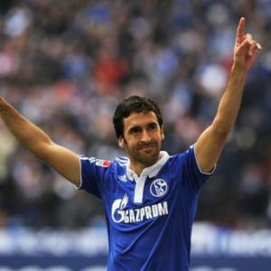 Raul rekindles Schalke fire