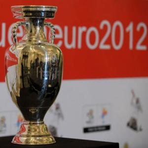 Poles get up close to Euro trophy