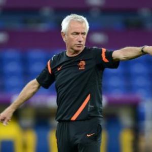 Van Marwijk resigns as Netherlands coach