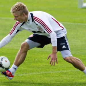 Bundesliga newcomers sign up Mikkelsen
