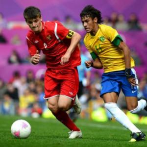 Neymar the star as Brazil bounce back