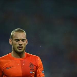 Van Gaal appoints Sneijder as new captain