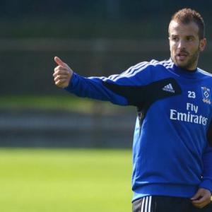 Van der Vaart-mania sweeps Hamburg