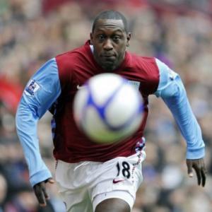 English striker Heskey signs with Jets